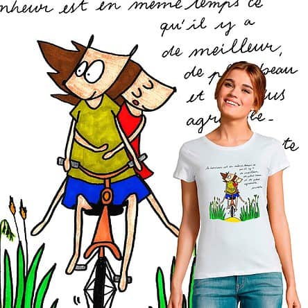 tee shirt femme d'après une illustration de l'artiste béarnaise abi une vie de belette, represantant le bonheur d'un coule a bicyclette avec une phrase citation d'aristote