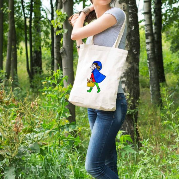 Magnifique sac tote bag illustré par Abi, motif Sac Tote Bag Sac Tote Bag La Petite fille au panier Garni by Abi UNE VIE DE BELETTE, un sac tote bag orignal et résistant, pratique à porter, a bout de bras ou sur l’épaule grâce à ses anses de 64 cm. Imprimé directement depuis notre atelier Béarnais, à Jurançon 64 aux pieds des Pyrénées.