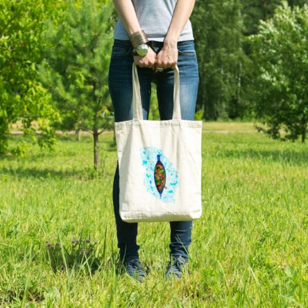 Magnifique sac tote bag illustré par Abi, motif Sac Tote Bag La Barque à Fruits by Abi UNE VIE DE BELETTE,