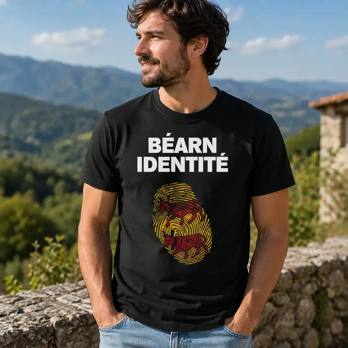 T-shirt Béarn identité porté par homme en extérieur montagne