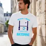 T-shirt fanatik bayonne porté par homme en extérieur rue ensoleillée