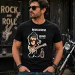 T-shirt rock legend lemmy 1945 2015 porté par homme en extérieur biker