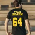 T-shirt noir porté de dos avec inscription jaune “Team Béarn 64” et numéro 64 stylisé, design sportif inspiré du Béarn