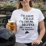 t shirt motarde femme oui c est ma moto humour biker blanc porté motarde casque moto terrasse