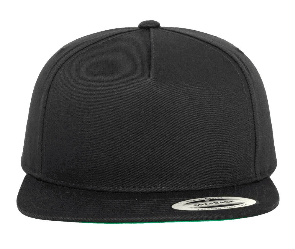 Casquette noire moderne avec visière plate.
