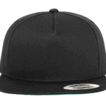 Casquette noire moderne avec visière plate.