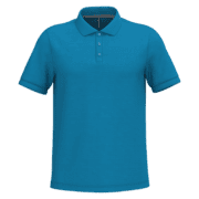 Polo bleu à manches courtes sur fond blanc.