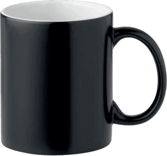 Tasse en céramique noire sur fond blanc