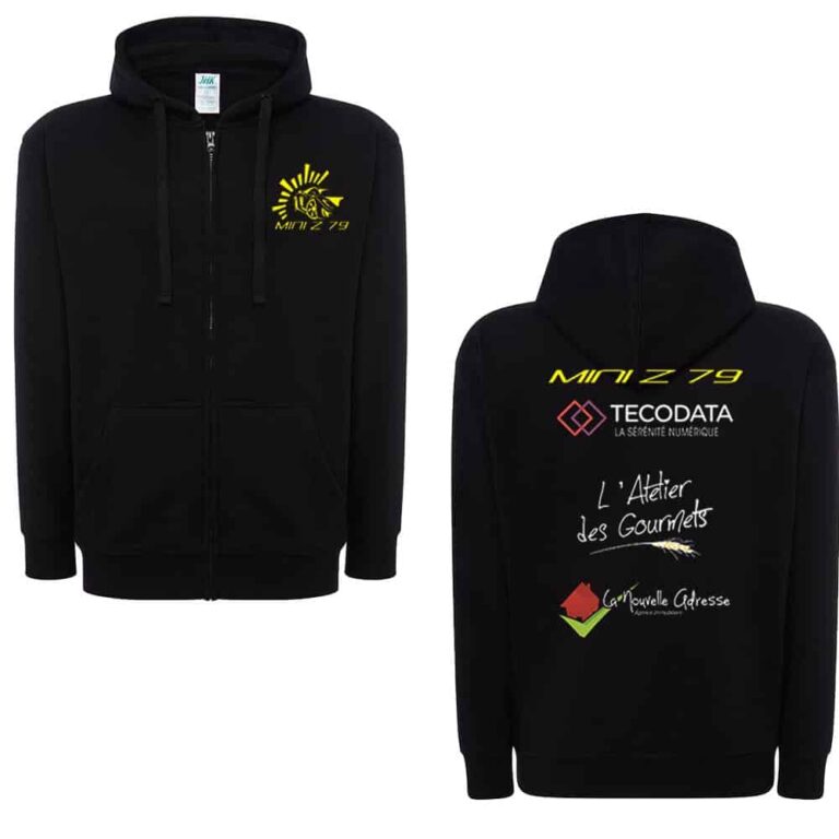 Sweat à capuche noir avec logos personnalisés.