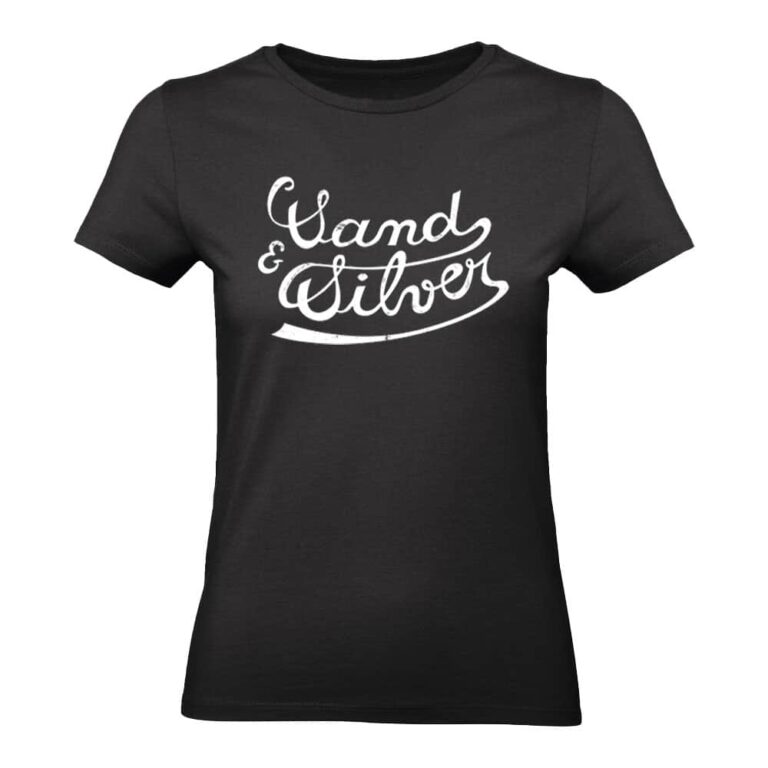 T-shirt noir avec texte blanc stylisé.