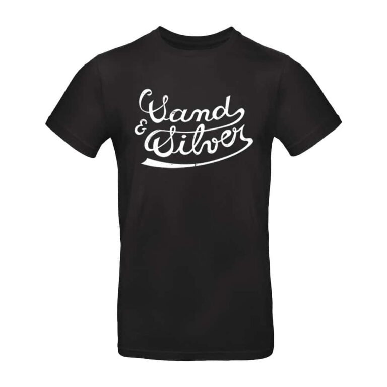 T-shirt noir avec inscription blanche décorative.