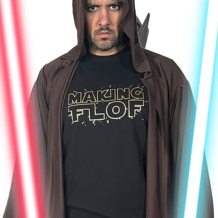 Homme déguisé, sabre lumineux, t-shirt "Making Flof".