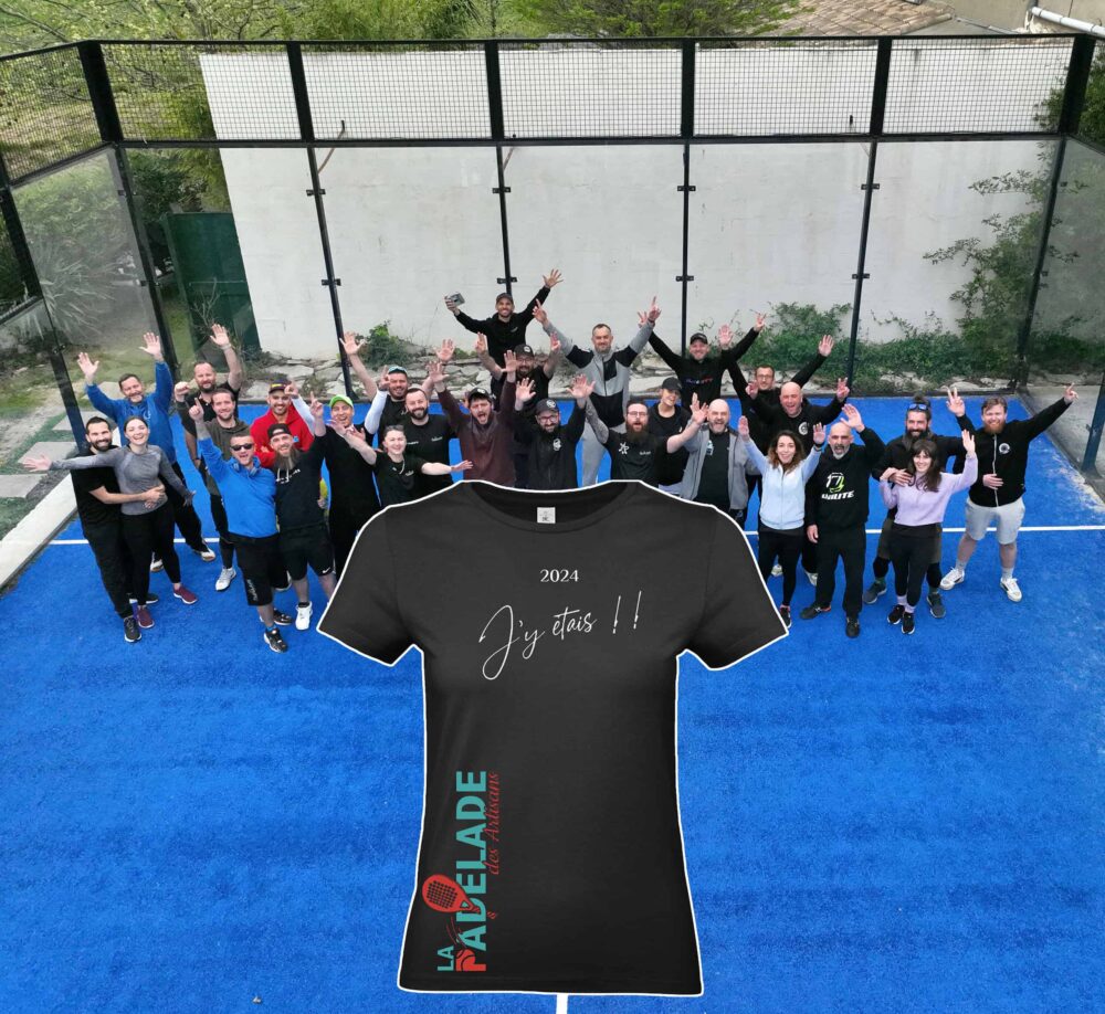 Groupe heureux, événement sportif, t-shirt commémoratif de padel
