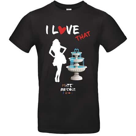 T-shirt noir avec silhouette, fontaine et texte.