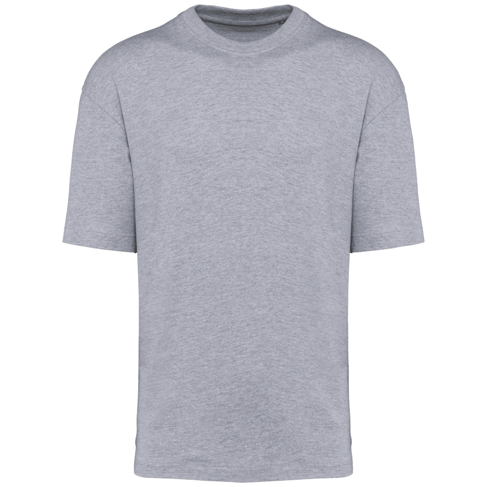 T-shirt gris à manches courtes et col rond.