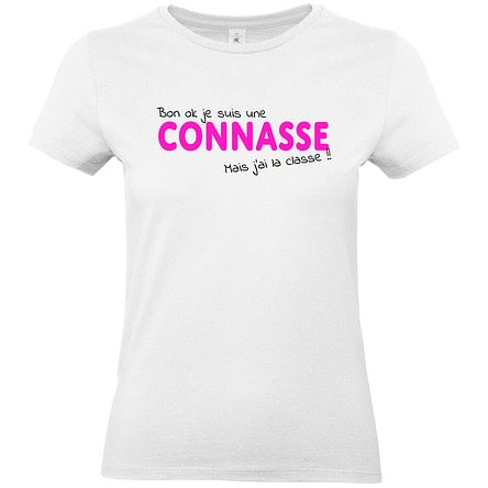 T-shirt blanc avec texte humoristique.