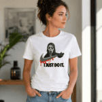 T-shirt humour masque fantôme porté par femme en intérieur lumineux