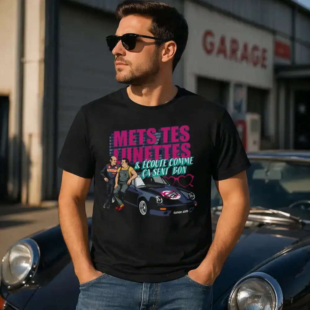 T-shirt Mets tes lunettes porté par homme en extérieur garage voiture rétro