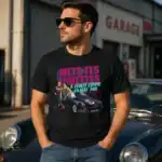 T-shirt Mets tes lunettes porté par homme en extérieur garage voiture rétro