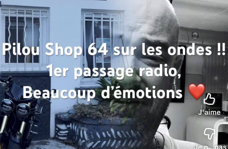 Boutique et moto devant Pilou Shop 64.