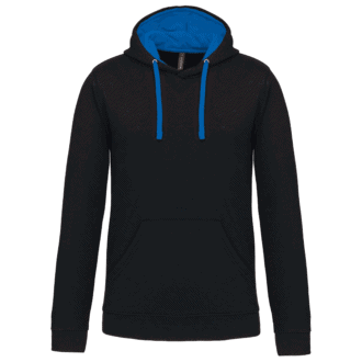 Sweat à capuche noir avec doublure bleue.