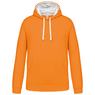Hoodie orange avec capuche et cordons blancs.