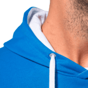 Capuche bleue avec cordon blanc