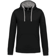 Sweat à capuche noir avec poches et cordons.