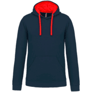 Sweat à capuche bleu marine avec cordons rouges.