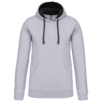 Sweat à capuche gris avec cordons noirs.