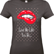 T-shirt femme noir Love Me Like You Do avec lèvres rouges et texte stylé