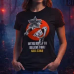 femme portant t shirt demogorgon ghostbusters stranger things ambiance sombre impression dtf pilou shop 64 pau