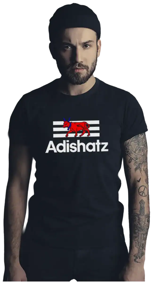 T-shirt Adishatz taureau rouge design sud ouest impression DTF Pilou Shop 64 porté par homme