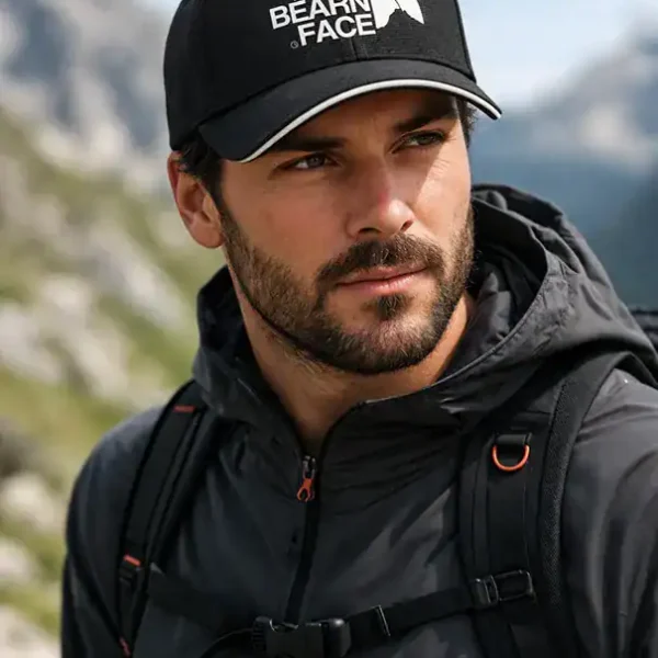 casquette noire the bearn face logo montagne béarn portée homme style outdoor randonnée