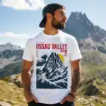 T-shirt Ossau Valley porté par homme en montagne dans les Pyrénées