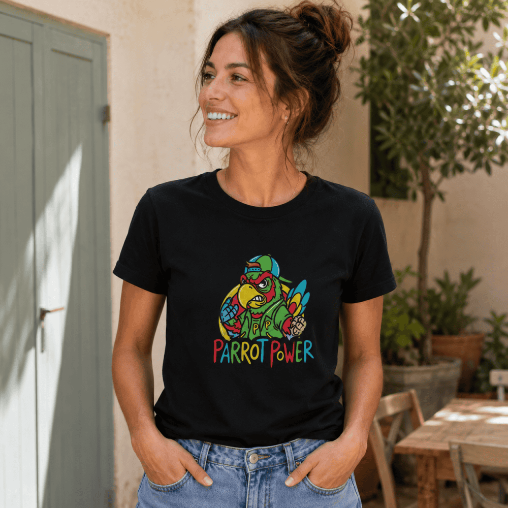 Femme portant t-shirt noir Parrot Power