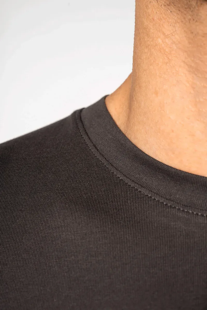 T-shirt homme manches longues – Col rond et coutures